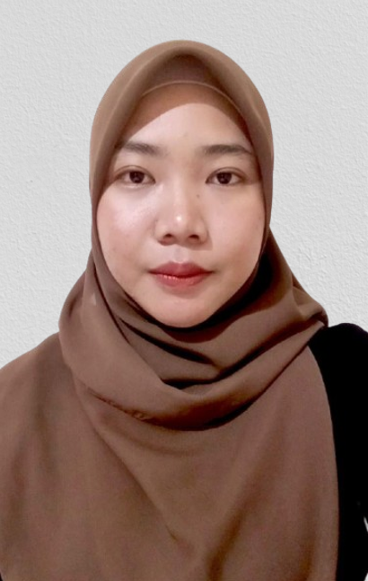 apt. Ria Hidayati, S. Farm